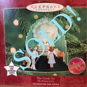 SOLD - NO LONGER AVAILABLE. Hallmark "The Great Oz" ornament 2000